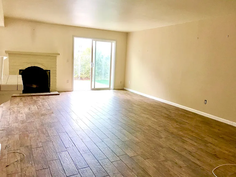 9835 Genesee Ave — Photo 21