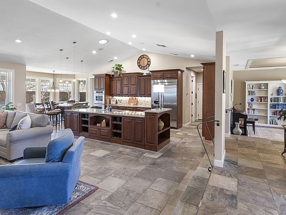 2nd image of 233 Mount Tom Rd