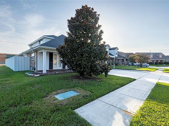 4th image of 4208 Newport Dr