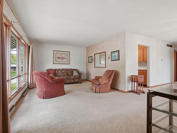 4th image of 1111 Robin Rd