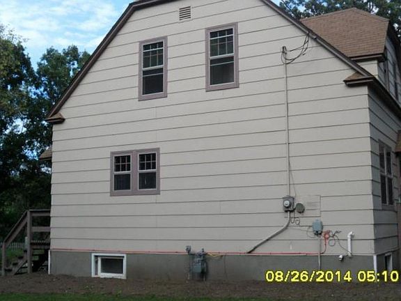 3rd image of 323 1st Ave SE