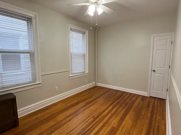 172 West 32nd Street image 9 of 9