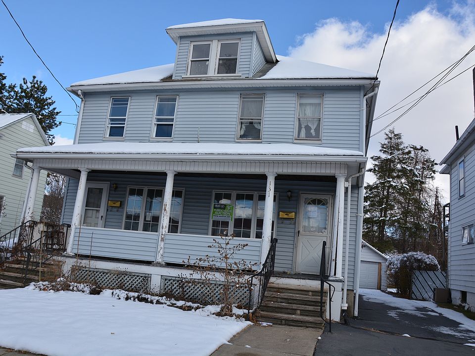 1st image of 131 W Vaughn St