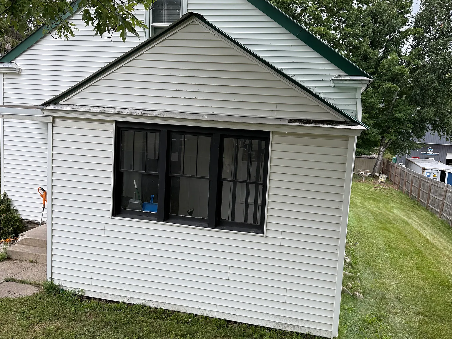3 bed, $2,300 — Photo 4