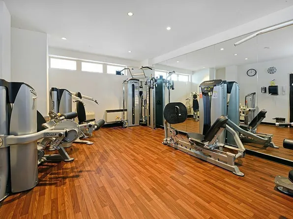 300 East 40th Street 18W image 13 of 14