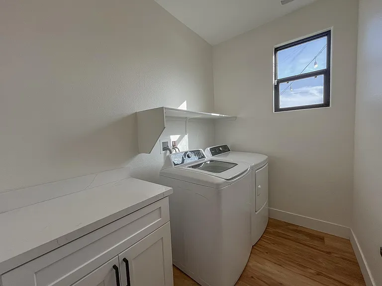 5620 Akula Bay St — Photo 22