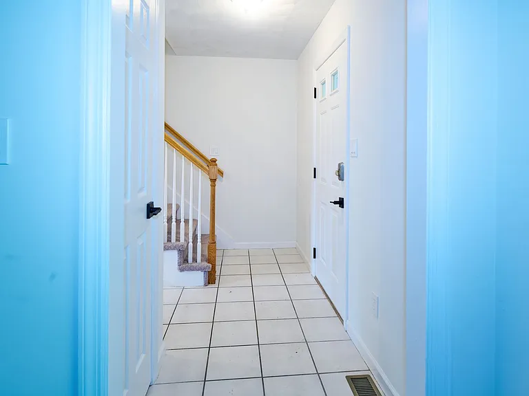 3017 Fairchild Ln — Photo 3