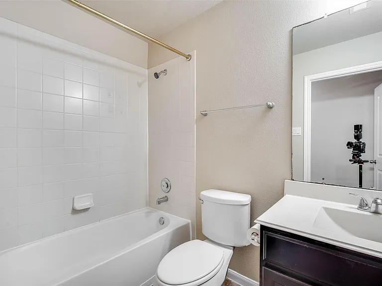 9210 Rustling Manor Ln — Photo 14
