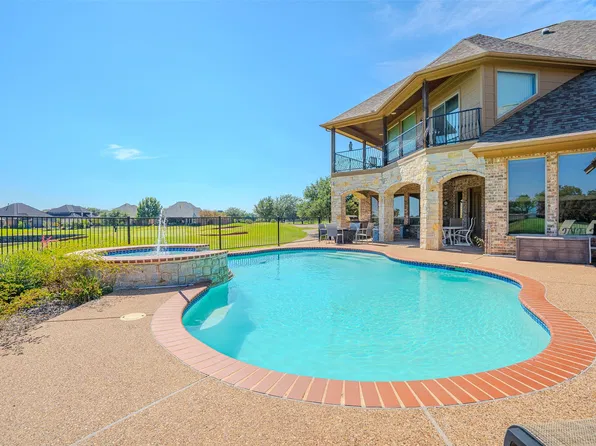 1903 Harbor Lakes Dr, Granbury, TX 76048