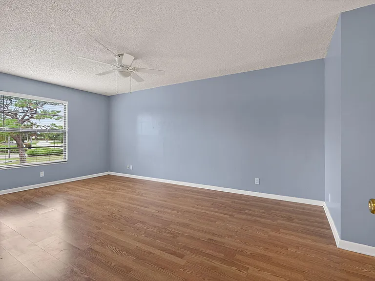 707 Stonewood Ct #19C — Photo 9