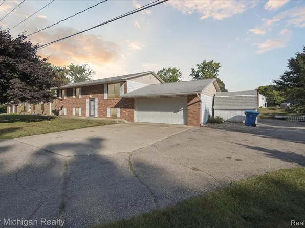 4272 Owen Rd, Fenton, MI 48430
