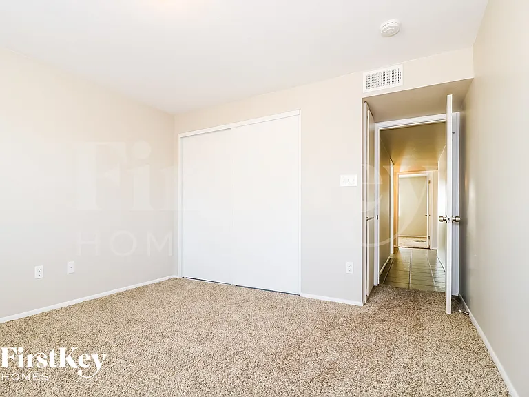 3733 E Eugie Ave — Photo 12