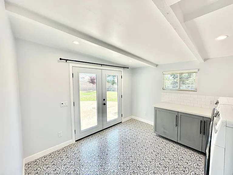 31428 Old River Rd — Photo 36