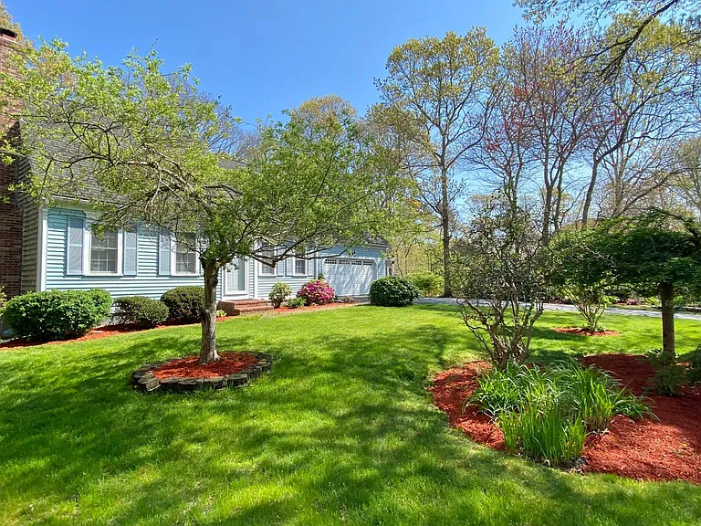 21 Nantucket Trl — Photo 2