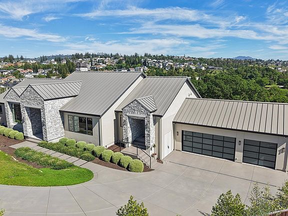 5th image of 3758 Skyfarm Drive