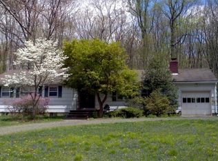 22 Linabary Ln, Chester Twp., NJ 07930