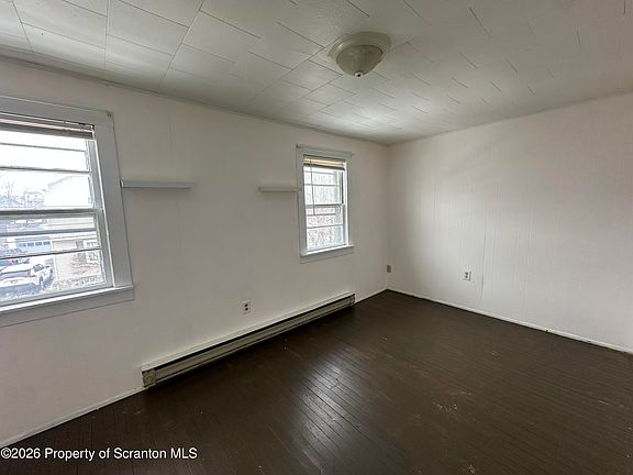 3rd image of 32 Murray St APT 2
