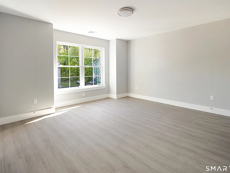 91 Taft Pointe #2 — Photo 15