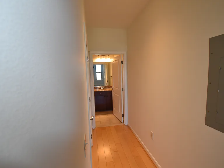 444 W Broad St #530 — Photo 15