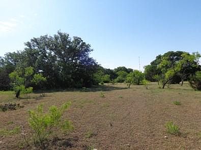 2nd image of 835 W Fm 217