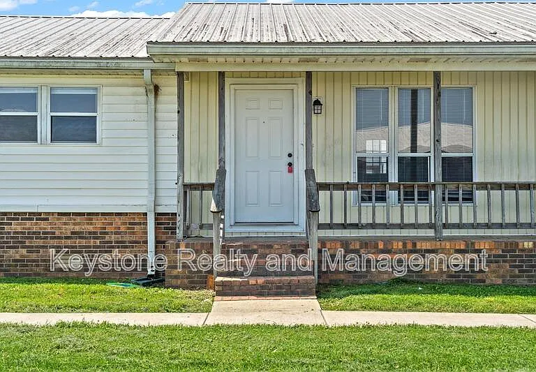 290 Thompsonville Ln #303 — Photo 1