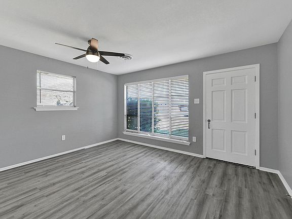 3rd image of 1619 Tropic Dr