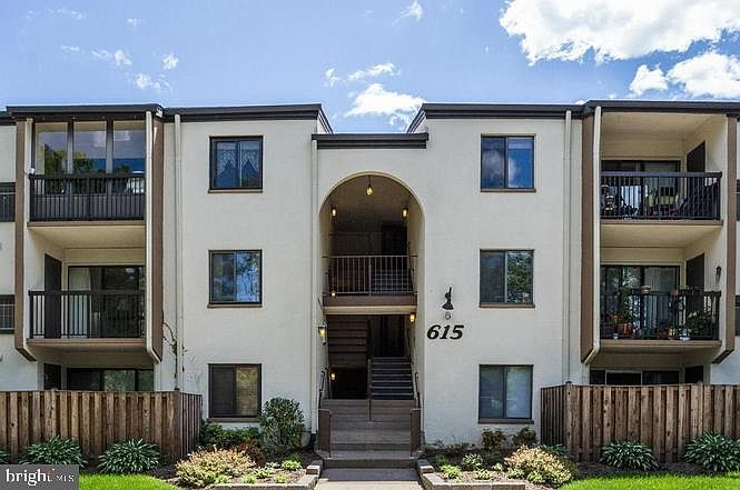 1st image of 615 Center St APT T1
