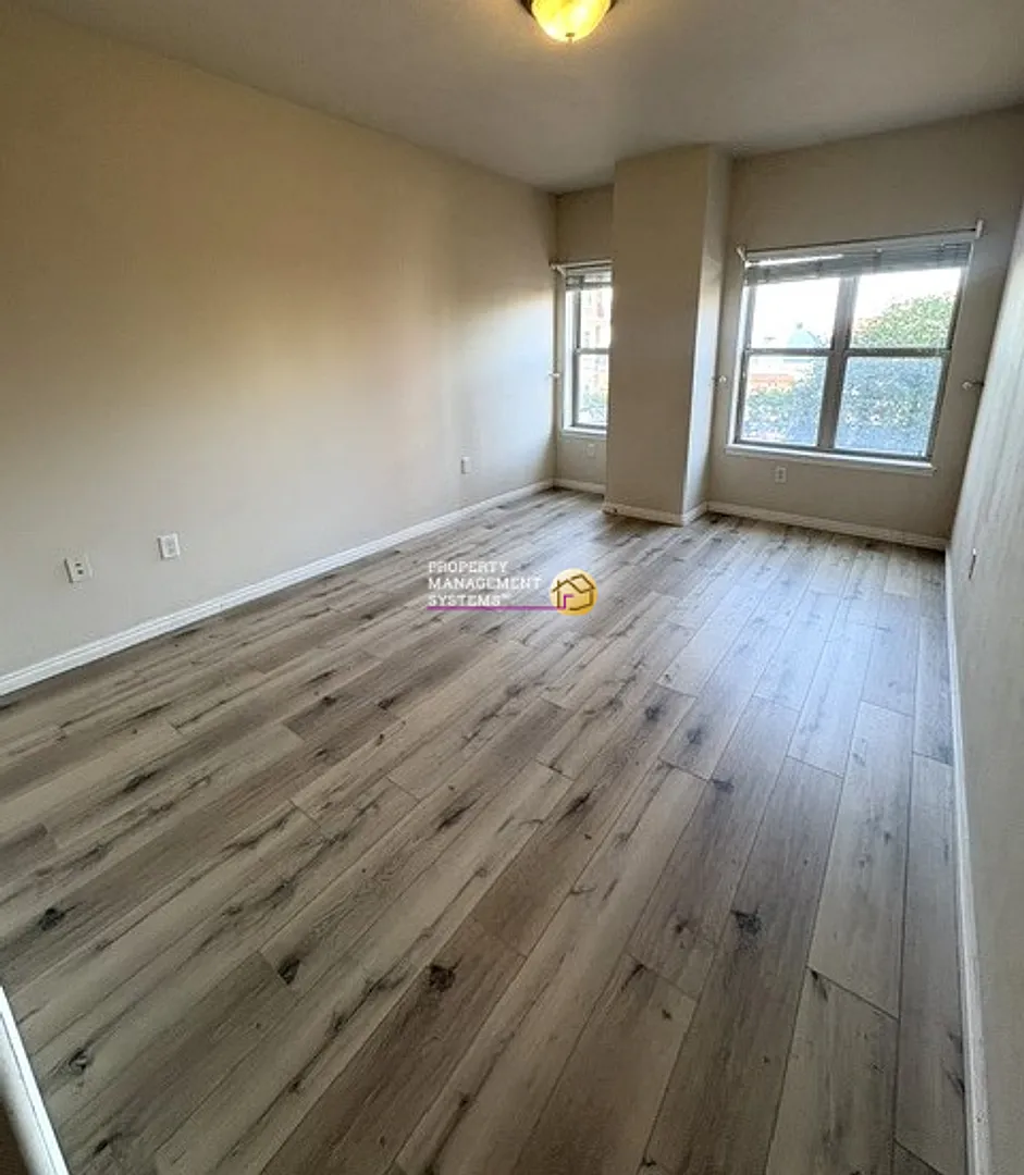 1 Bedroom Condo in Gateway! — Photo 1