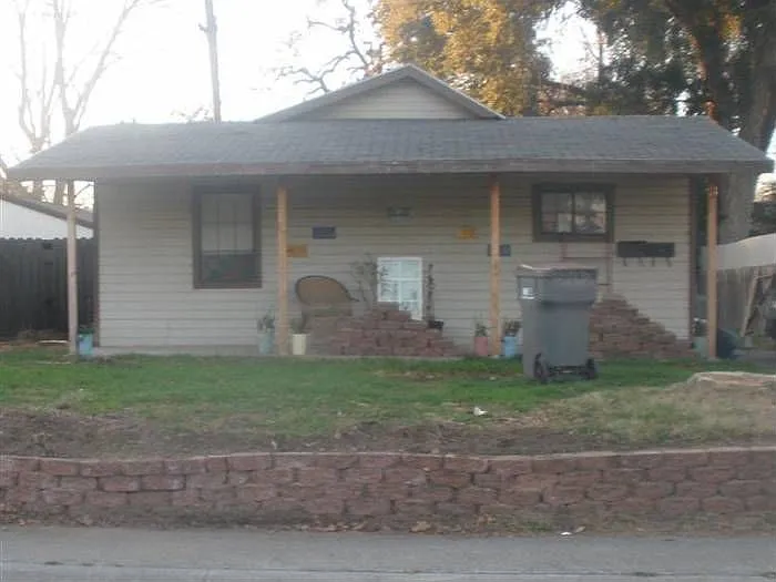 1704 Virginia Ave photo 1