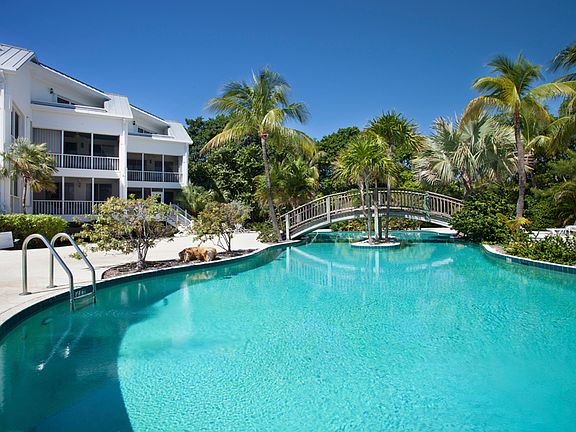 Bridged lagoon-style pool