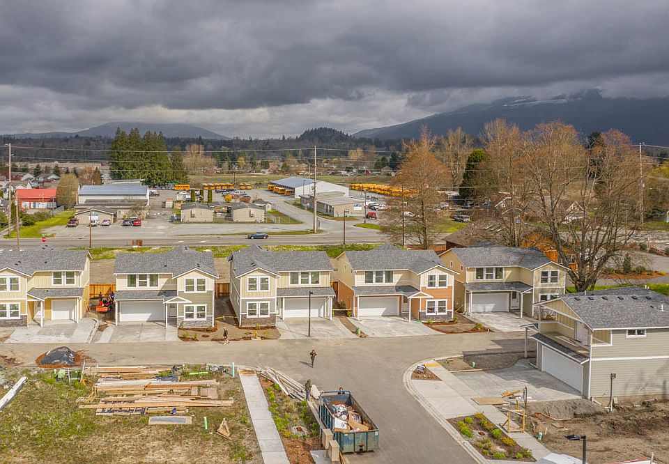 2nd image of 601 Stacey Pl
