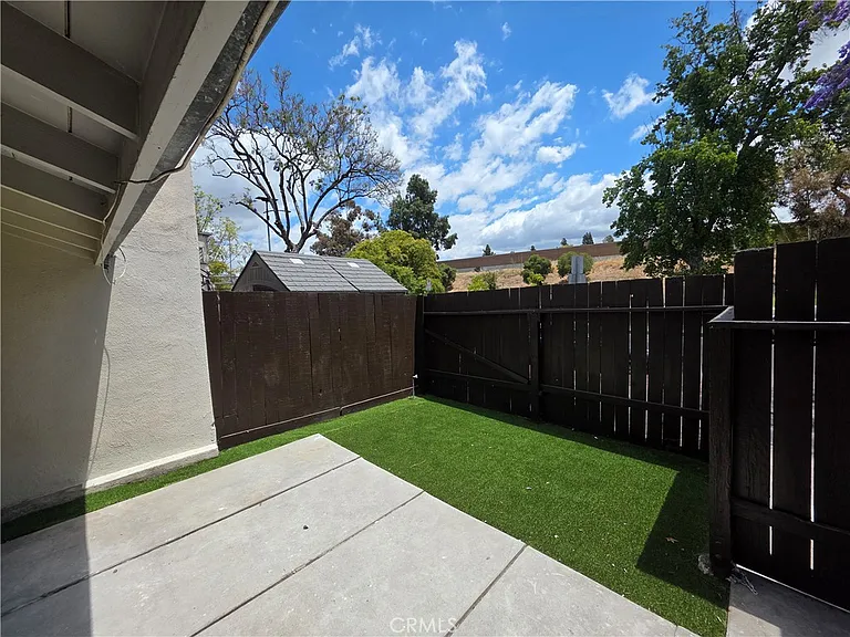12401 Archwood St #1 — Photo 25