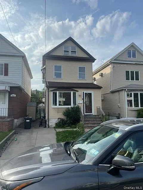 5 bed, 2.0 bath, 1400 sqft, $5,000 — Photo 1