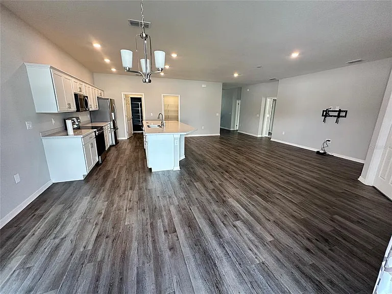 544 Gadsden Ln — Photo 16