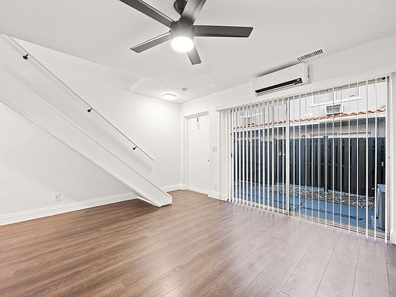 3rd image of 1801 NE 56th St APT 5