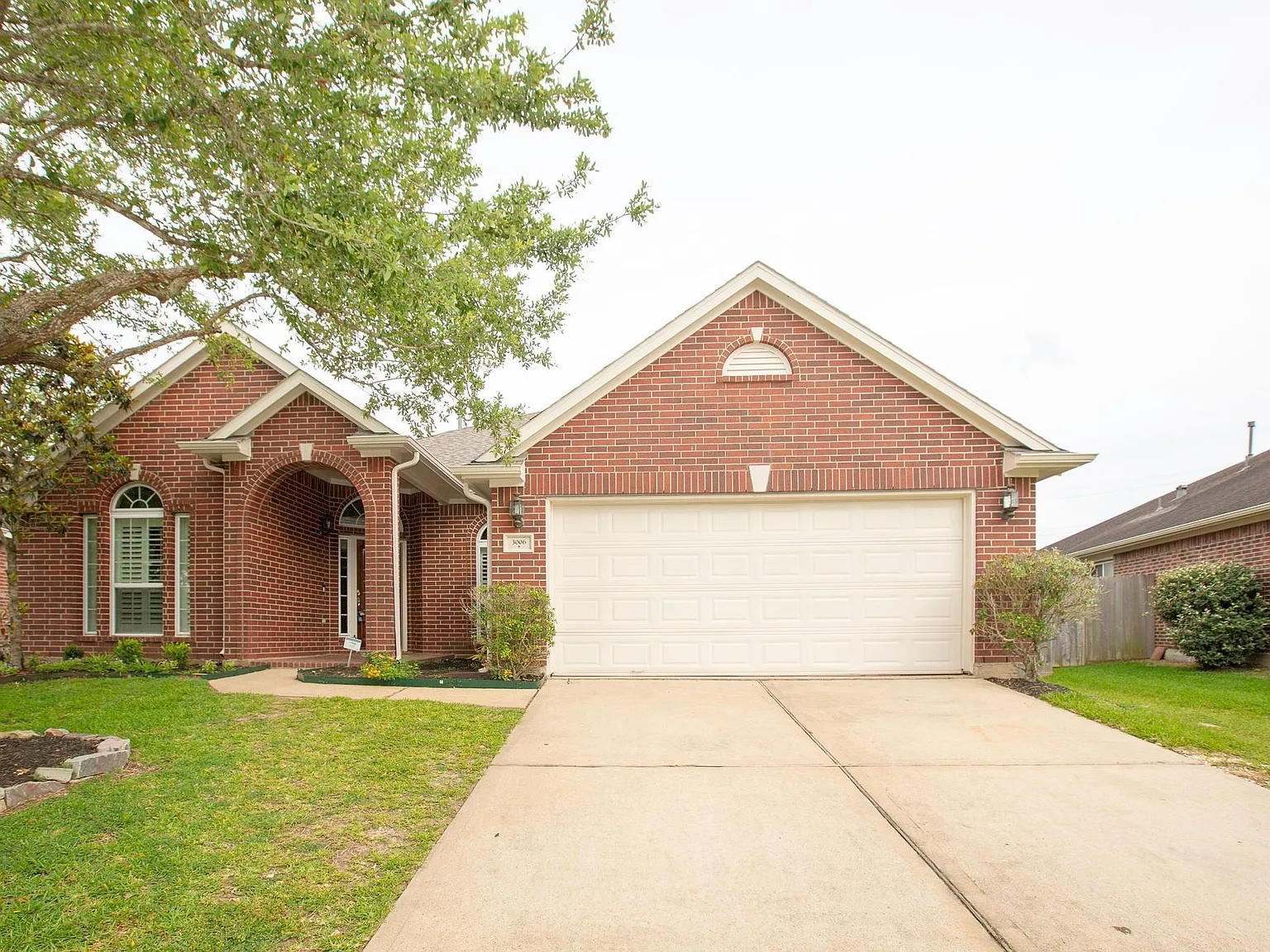 4 bed, 2.5 bath, 2767 sqft, $2,750 — Photo 1