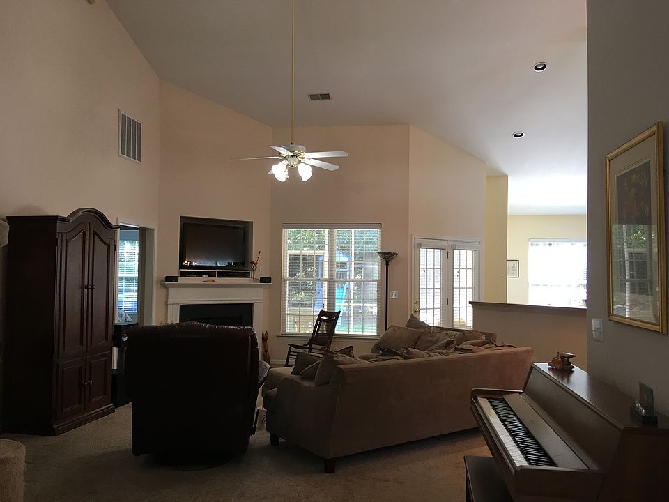 Living room (foyer view)