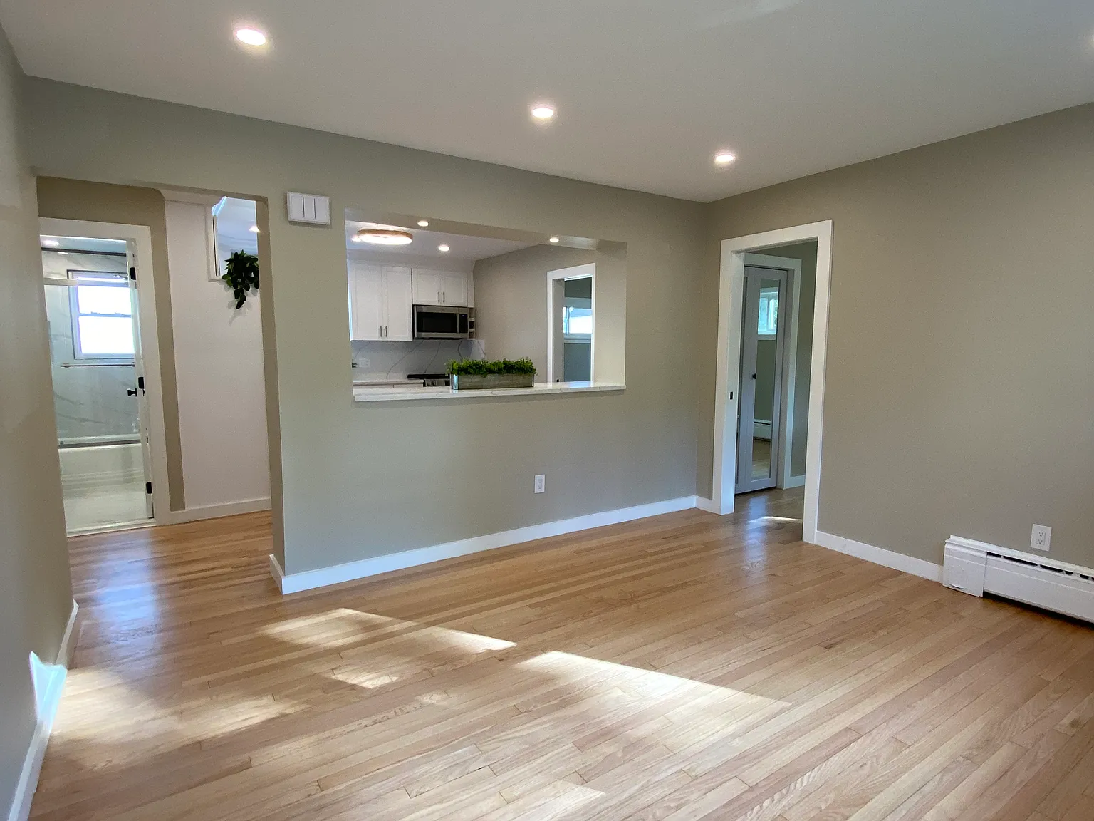 2 bed, 700 sqft, $2,675 — Photo 2