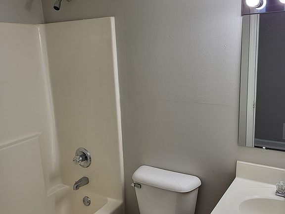 5th image of 424 Jason Dr #8