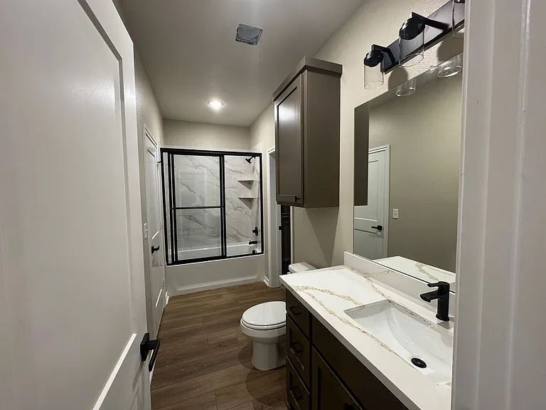 206 S Tucker Ln #2E — Photo 12