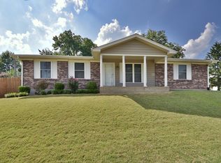 7161 Howdershell Rd, Hazelwood, MO 63042