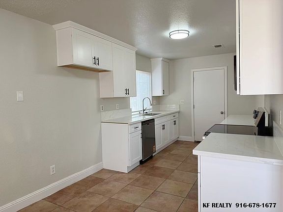 4th image of 8421 Sunrise Woods Way