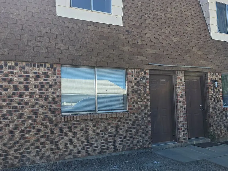 2804 La Habra St — Photo 2