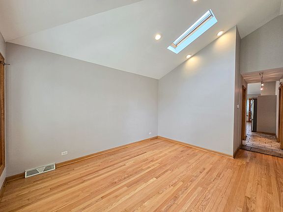3rd image of 4531 S Keeler Ave
