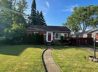 1272 Cambridge Rd, Berkley, MI 48072