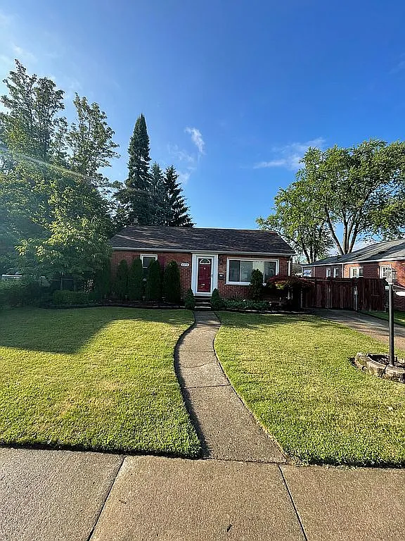 1272 Cambridge Rd photo 1