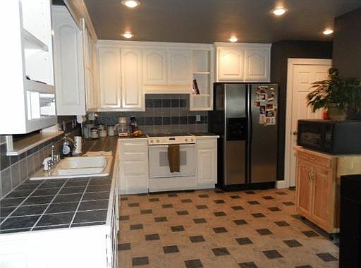 2nd image of 704 N Cornell St