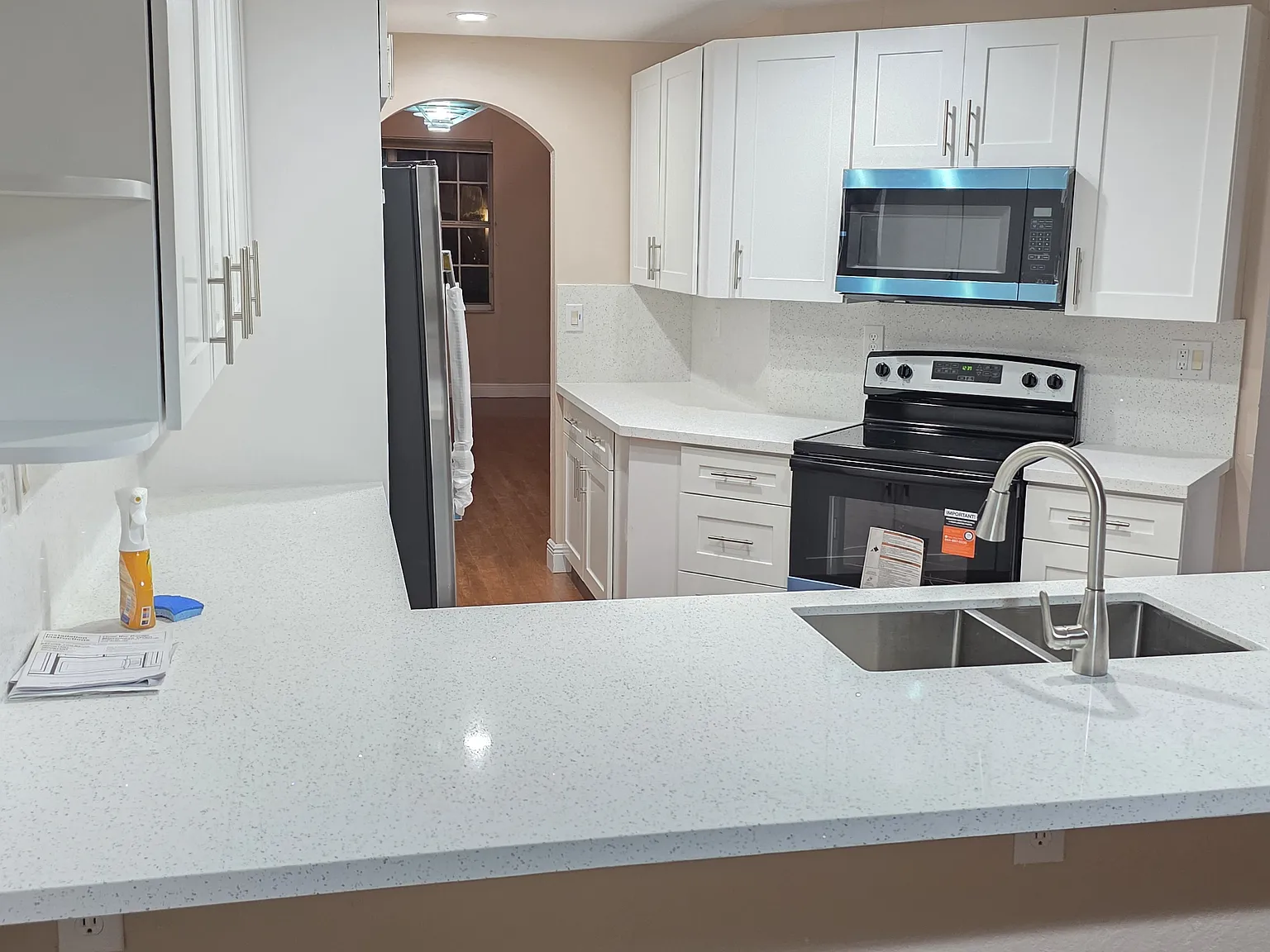 4 bed, 2821 sqft, $4,875 — Photo 4