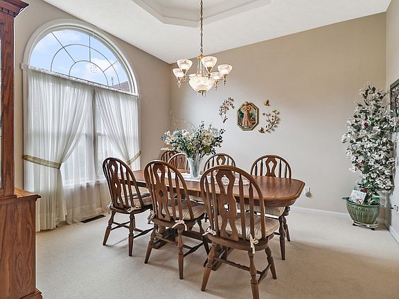 4th image of 26 Brooks Ln