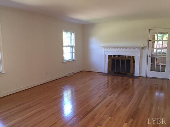 2nd image of 2732 Greenhill Ln